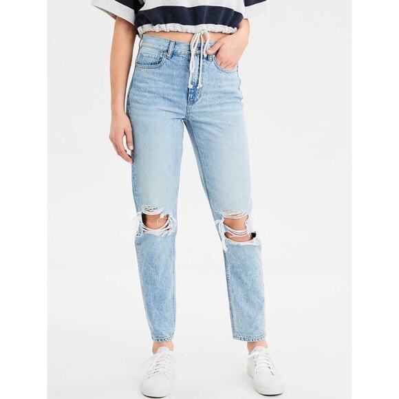 American Eagle Light Wash Distressed Mom Jean Size 14 - Picture 1 of 6